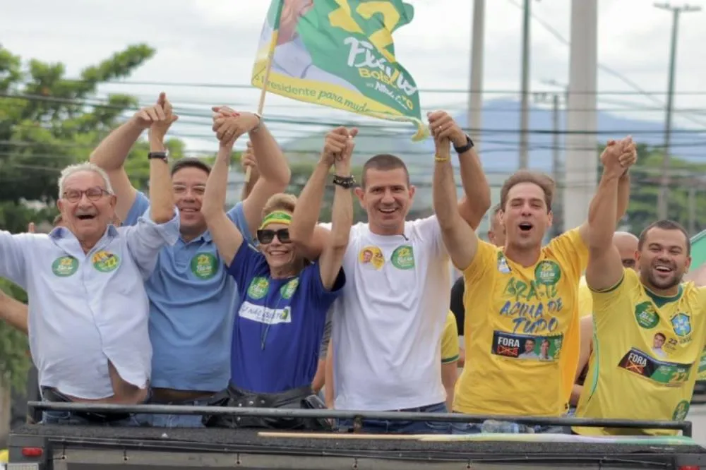 Douglas Ruas lidera carreatas na Zona Oeste por Flávio Bolsonaro