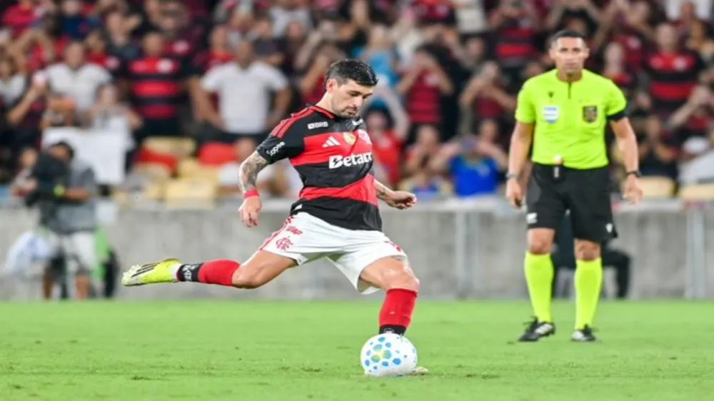 Arrascaeta autor do gol de empate do Flamengo contra o Internacional. (Foto: Celso Luppo/Fim de Jogo)