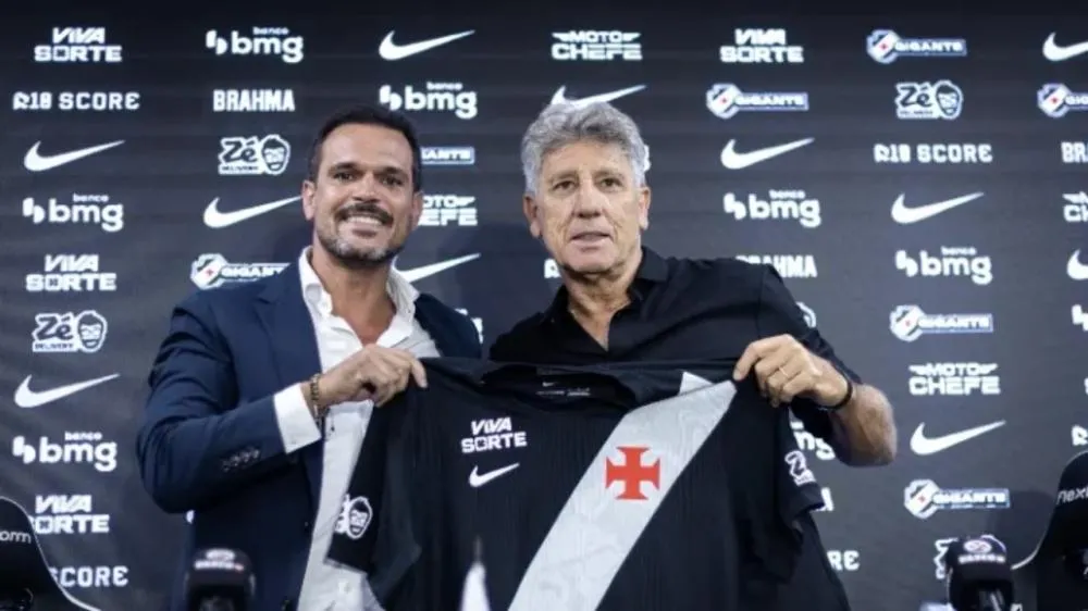 Renato sendo apresentando no clube e terá sua reestreia no Brasileirão.(Foto: Matheus Lima/Vasco)