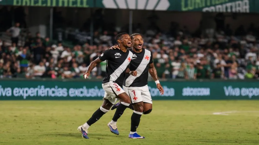 Tchê Tchê autor do gol do Vasco contra o Coritiba. (Foto: Matheus Lima/Vasco)