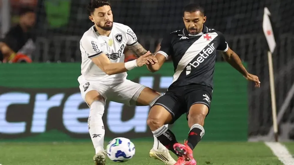 Alex Telles e Paulo Henrique um dos melhores laterais do futebol brasileiro. (Foto: Vitor Silva/Botafogo)