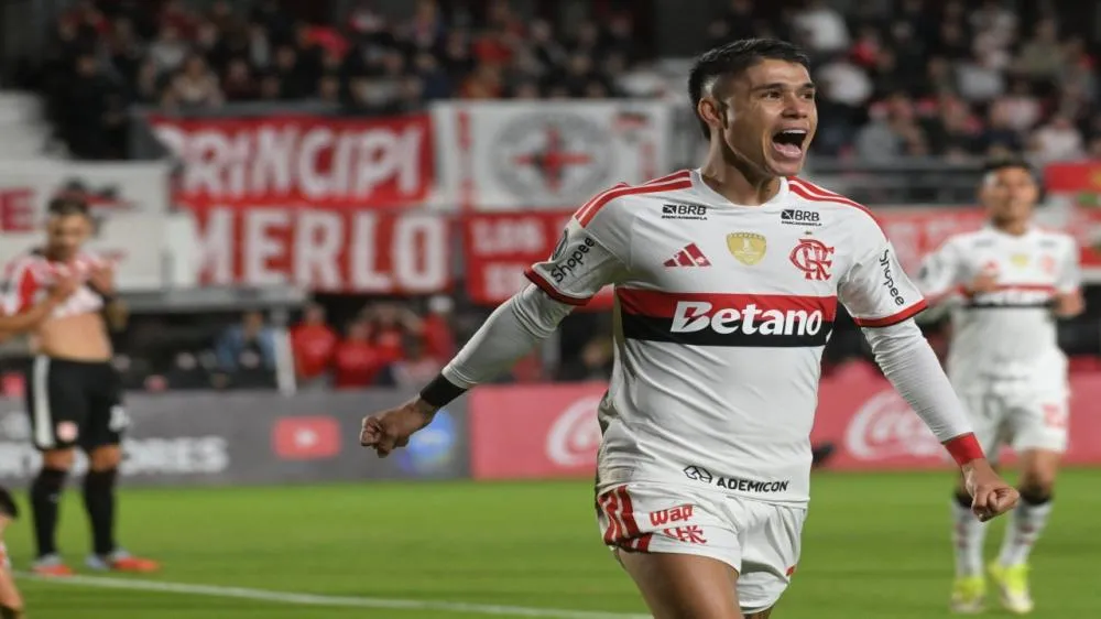 Luiz Araújo autor do gol que mantém a liderança para o Flamengo no grupo. (Foto: Adriano Fontes/Flamengo)