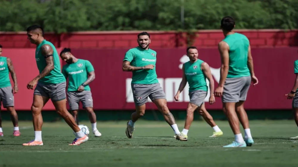 Elenco do Fluminense em seu último treino antes da viagem. (Foto: Marcelo Gonçalves/Fluminense)