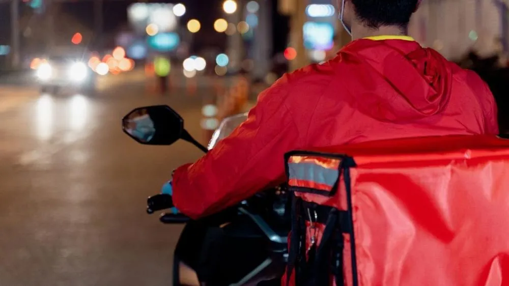 iFood vai pagar até 90% da CNH para entregadores no Rio e em São Paulo