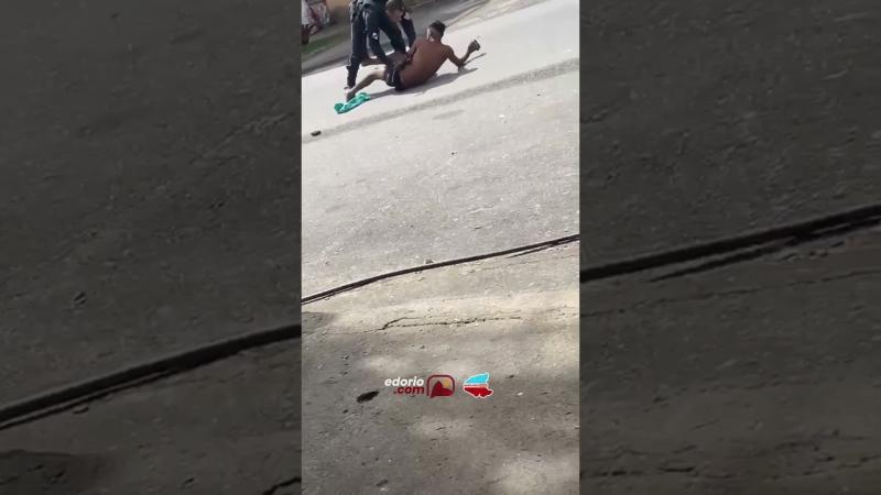 Vídeo mostra momento em que homem alcança gatilho de arma de policial em Tanguá